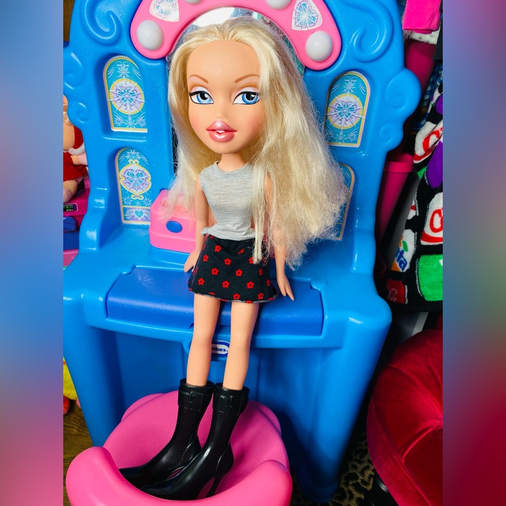 Huge rare 23 inch 2008 Chloe Bratz doll